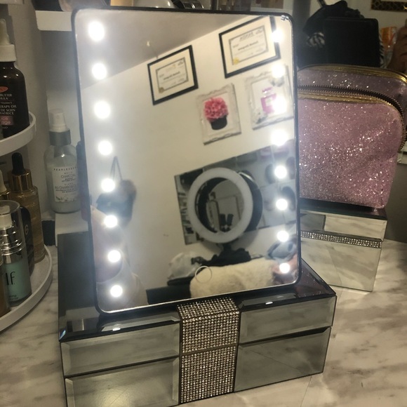 Vanity light desk - Picture 3 of 7